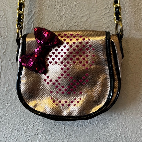 Betsey Johnson Handbags - 🎀☠️ Betsey Johnson Betseyville Skull Bow Crossbody Purse